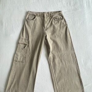 ZARA Men’s Beige Wide Cargo Pants